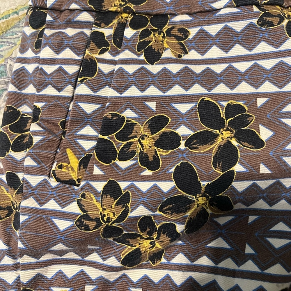 J. Crew Brown Floral Patterned Women's Shorts - Picture 3 of 3
